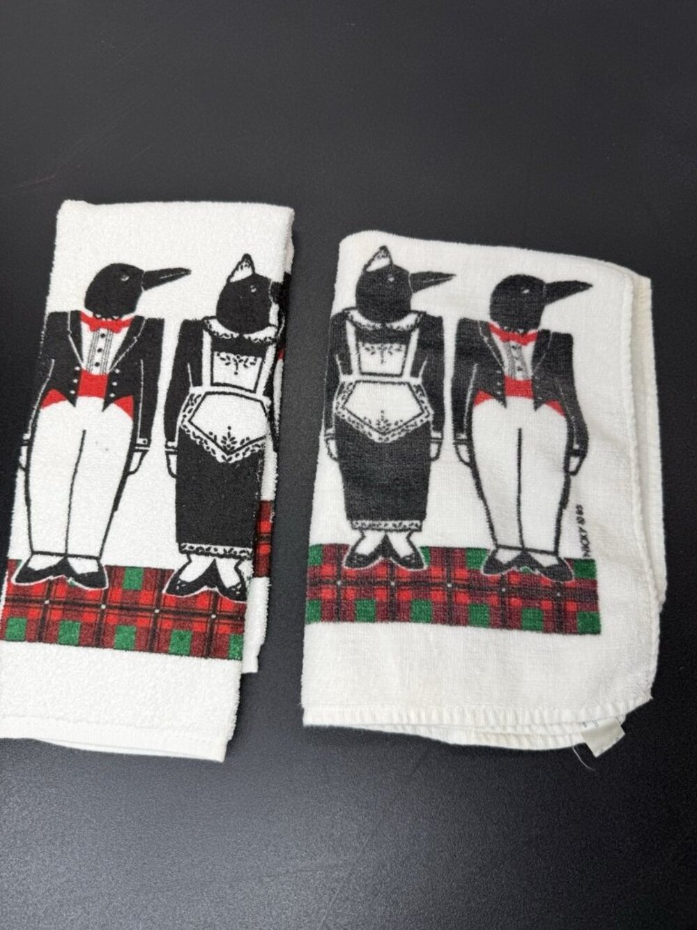 2 Vintage Christmas Penguins Black Tie Hand Dish Kitchen Towels Cannon